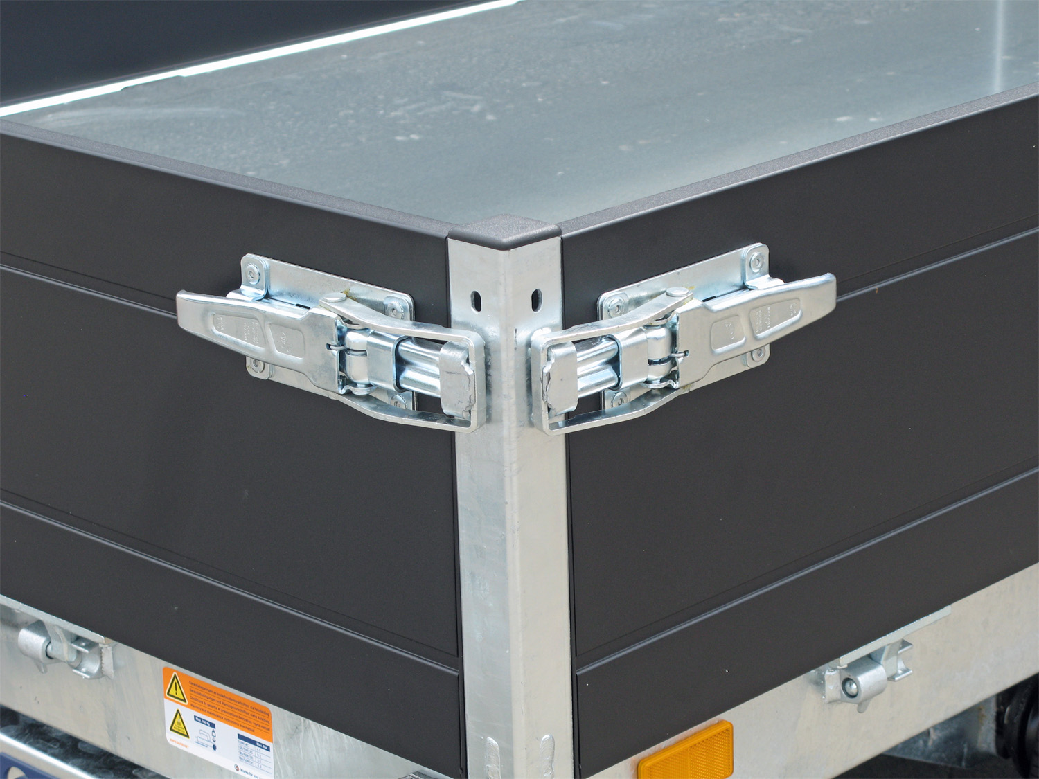 sak1-306-184-2700-2-e35-be_saris_k1_306_184_2700_2_e35_7