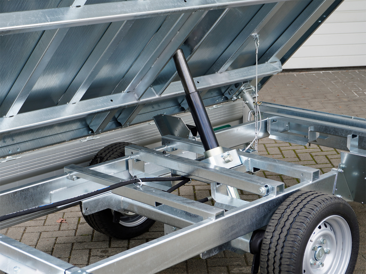 un610756_unsinn_udk_2715-18-13_9