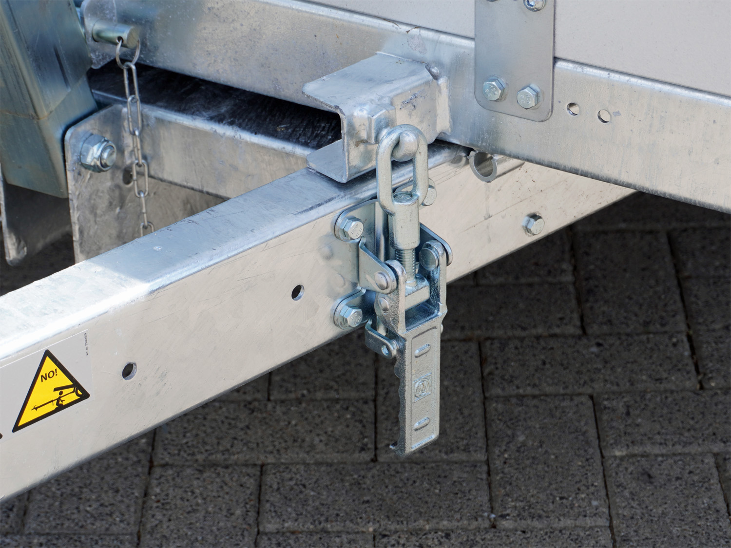 st24251001_stema_mut_o2_18-30-151_9