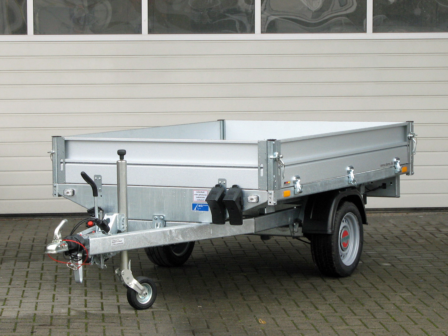 st25806010_stema_rke_o2_13-27-151_4