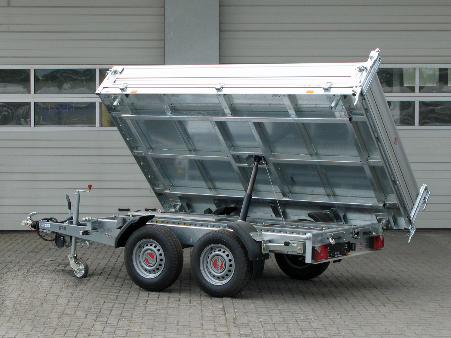 st25936020_stema_shdk_27-36-202b_trius_4