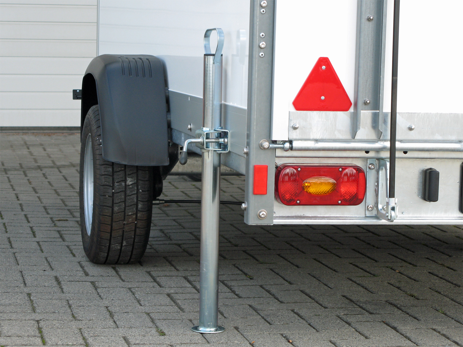 st26132064_stema_p-box_stpk_o2_15-30-181p152_11