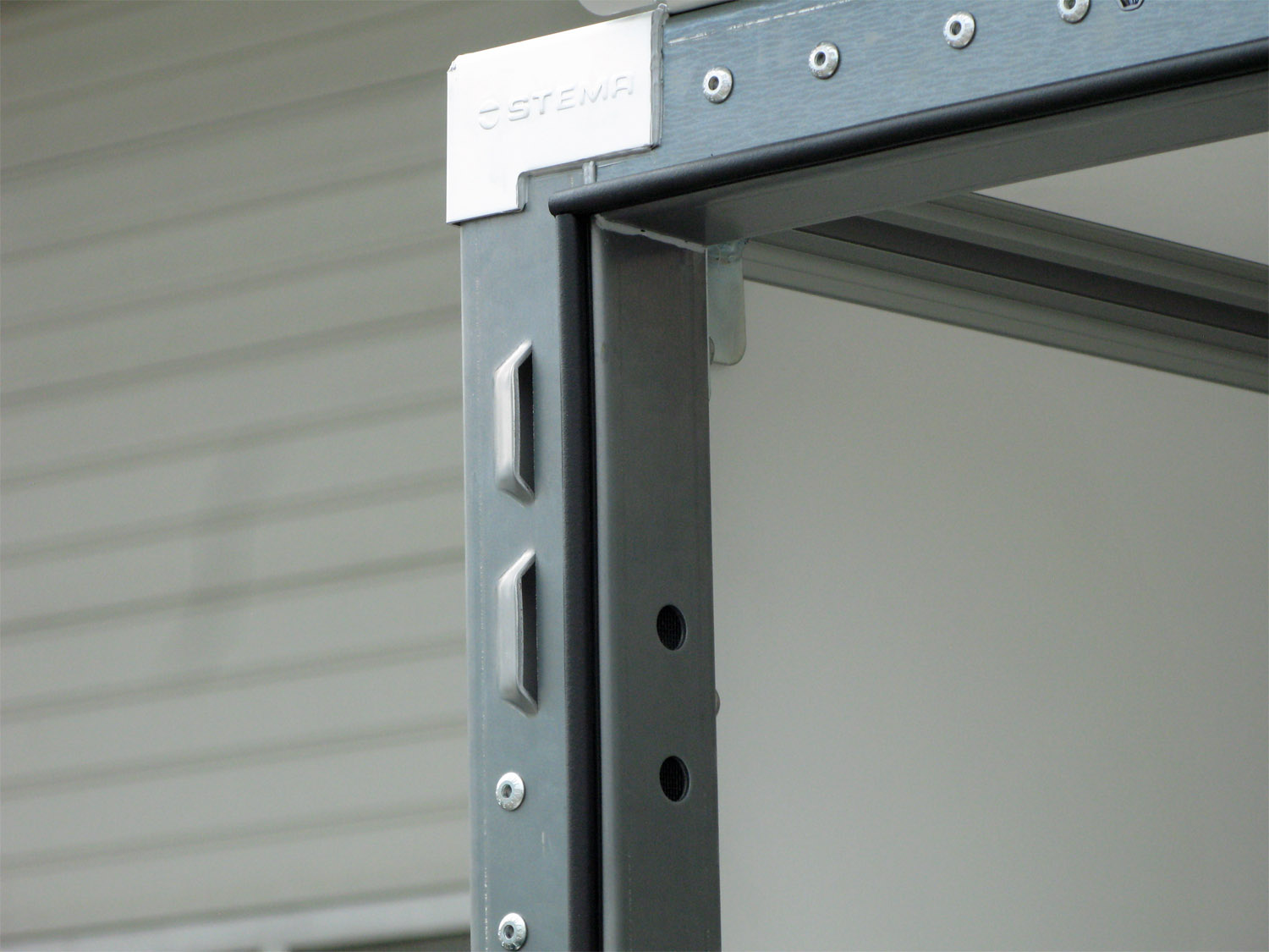 st26132064_stema_p-box_stpk_o2_15-30-181p152_13