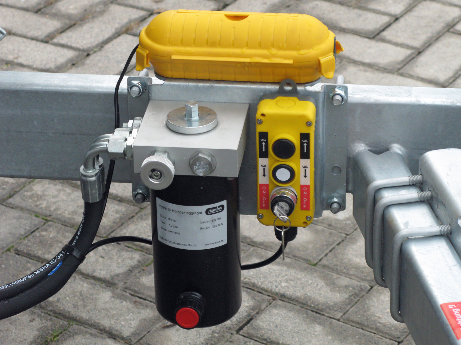 un526273-ga750_unsinn_udk_3017-30-14_12