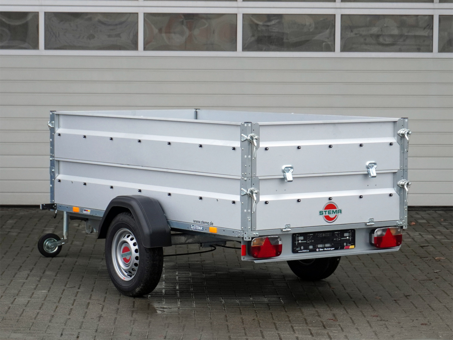 st24111002-bw_stema_stl_1300_o2_13-25-131_coc_2