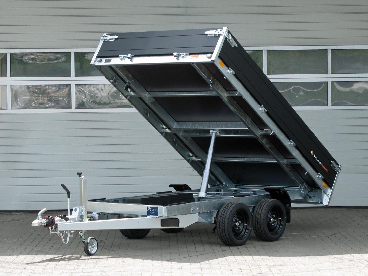 sak1-306-184-2700-2-e35-be_saris_k1_306_184_2700_2_e35_2