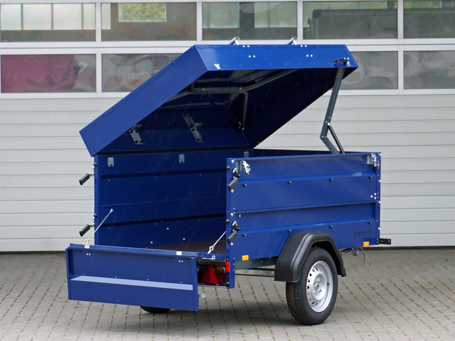 st23630001_stema_blue_man_850_6