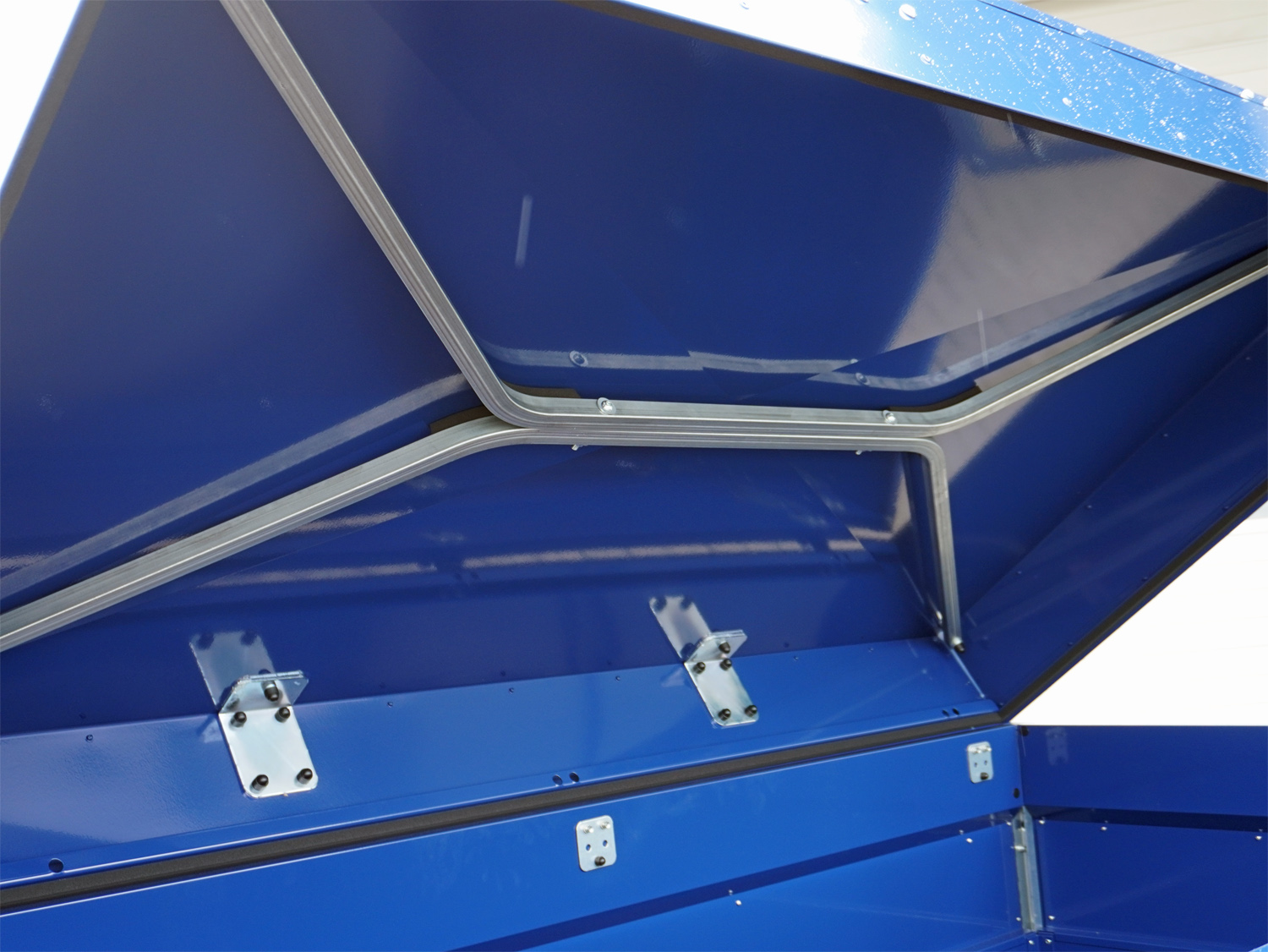 st23617002_stema_blue_man_750_11