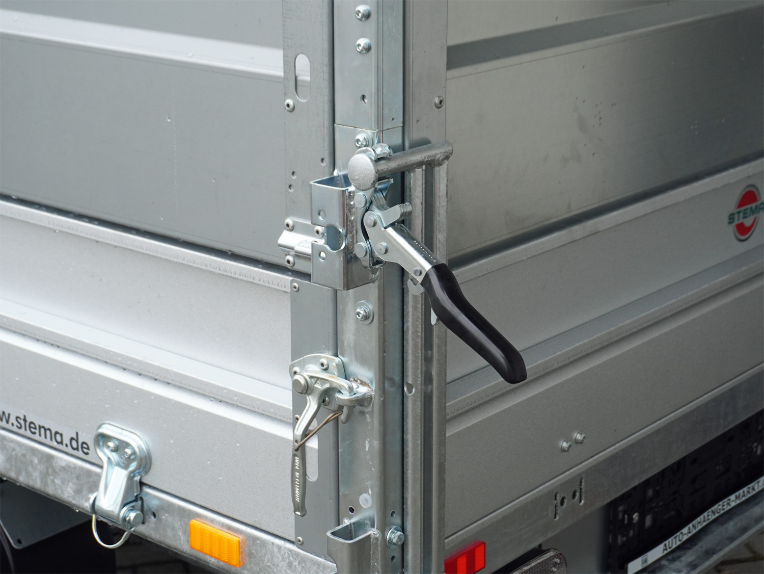 st25811030-sta_stema_rke_o2_27-30-152_7