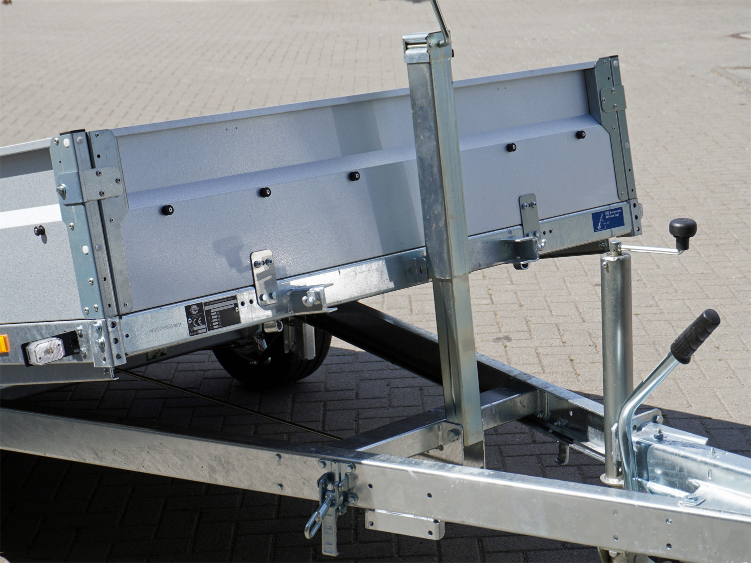 st24257001_stema_mut_o2_15-30-151_11