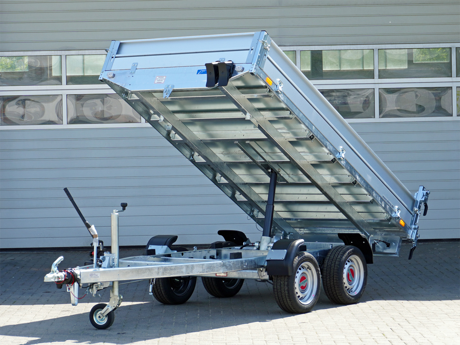 st25810010_stema_rke_o2_27-27-152_1