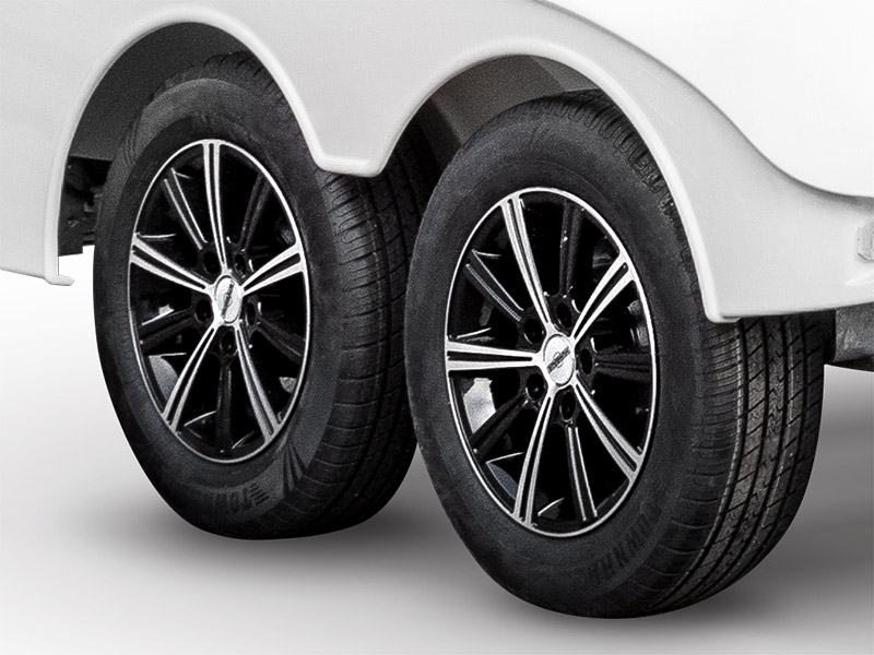 hu76100086_raedersatz_alufelgen_silver-black_statt_stahlfelgen_15_zoll_2000_bis_2700_kg_1