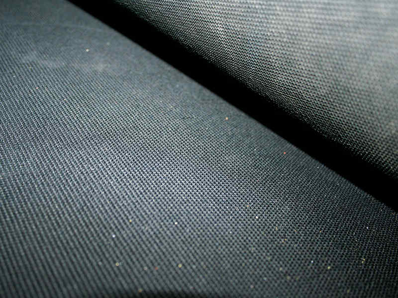 hu55000412_trittschutzgummi_fuer_sattelkammer_montiert_1