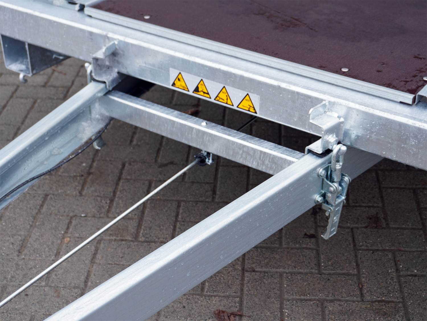 stath31021101_stema_ath_27-40-212_atour_2_5