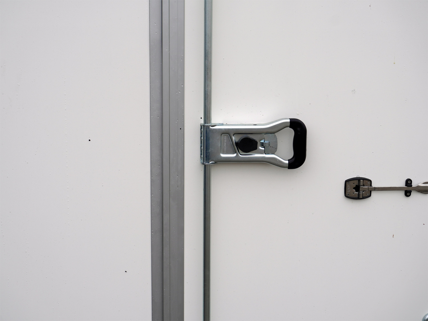 st26163062_stema_p-box_stpk_o2_35-46-182p202_5