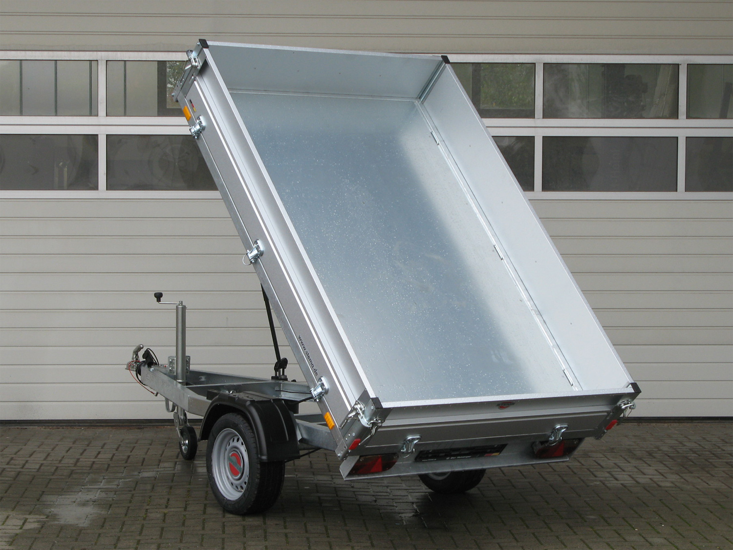 st25804010_stema_rke_o2_15-23-151_3