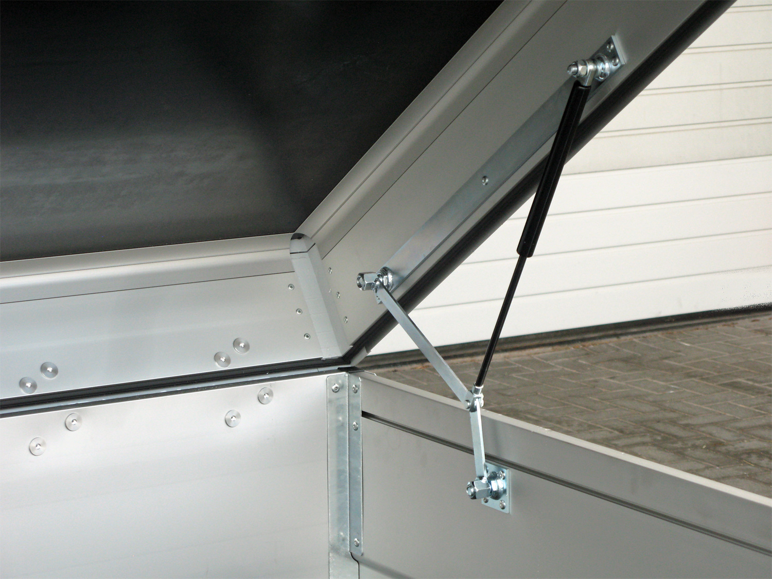 samc20511310001-de-odt_saris_mc_205_113_1000_1_9