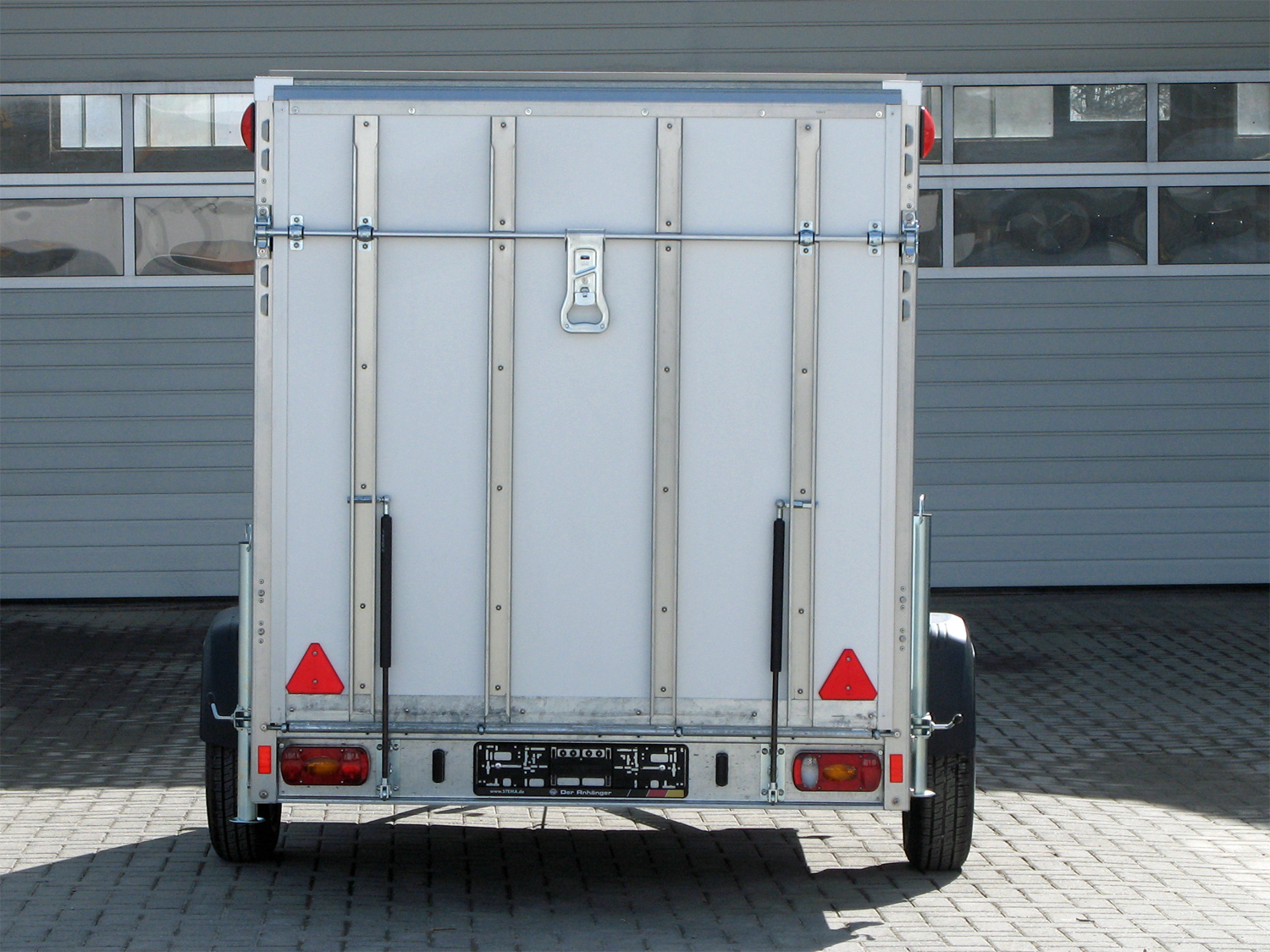 st26120064_stema_p-box_stpk_o2_15-25-181p152_4