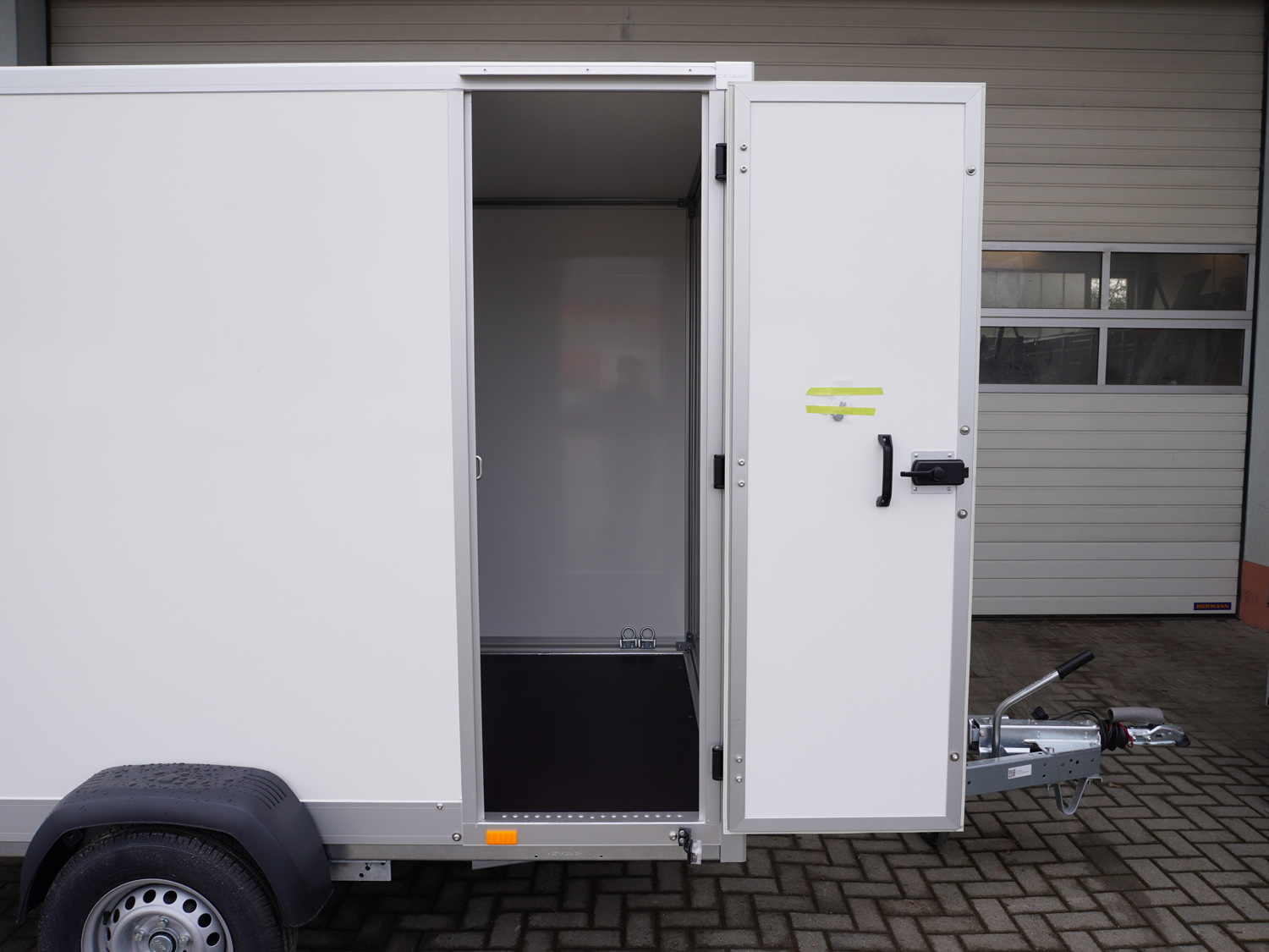 st26148062-t_stema_p-box_stpk_o2_27-32-182p202_3