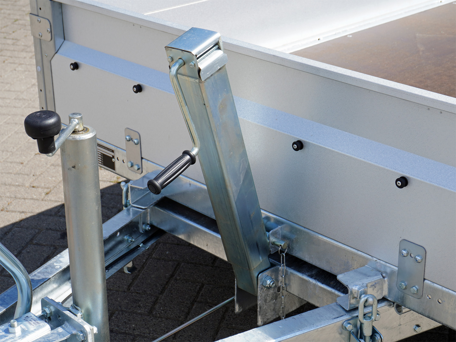 st24251001_stema_mut_o2_18-30-151_10