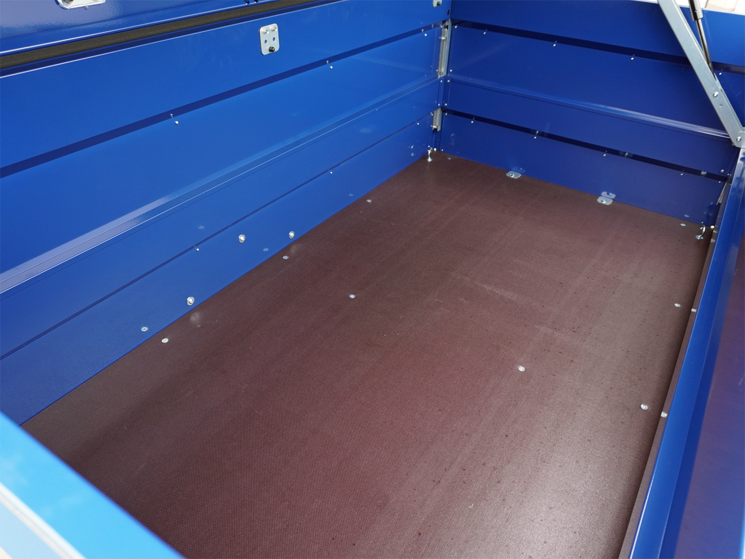 st23630001_stema_blue_man_850_9