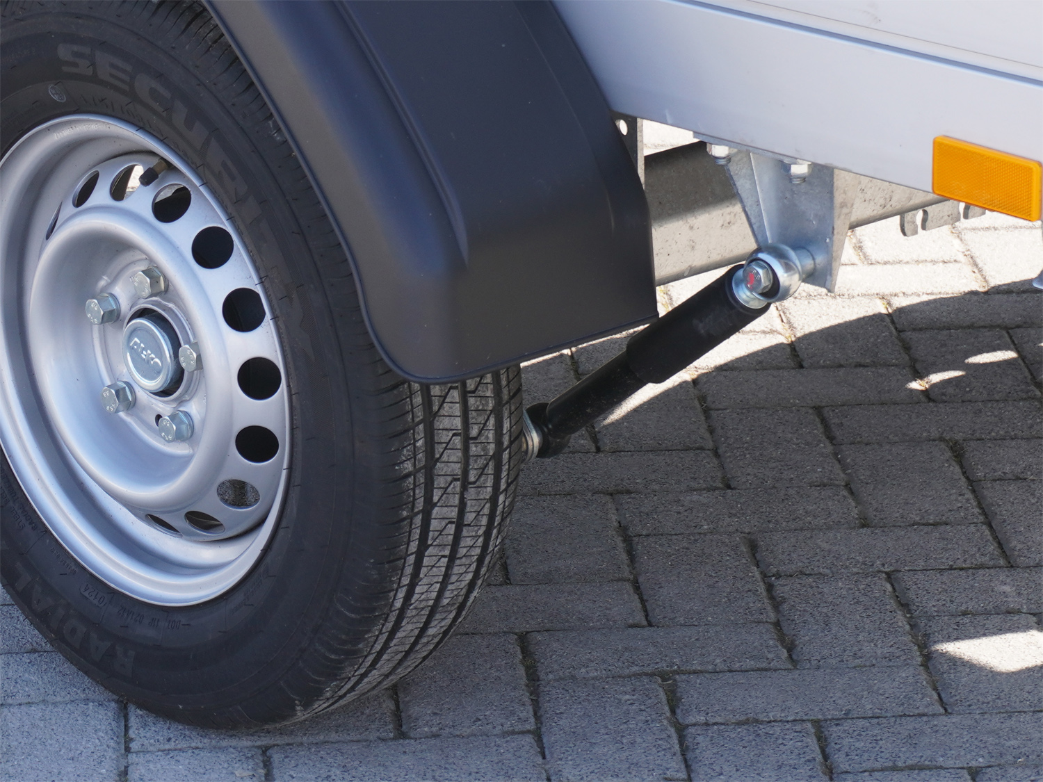 samc20511310001-de-odt_saris_mc_205_113_1000_1_8