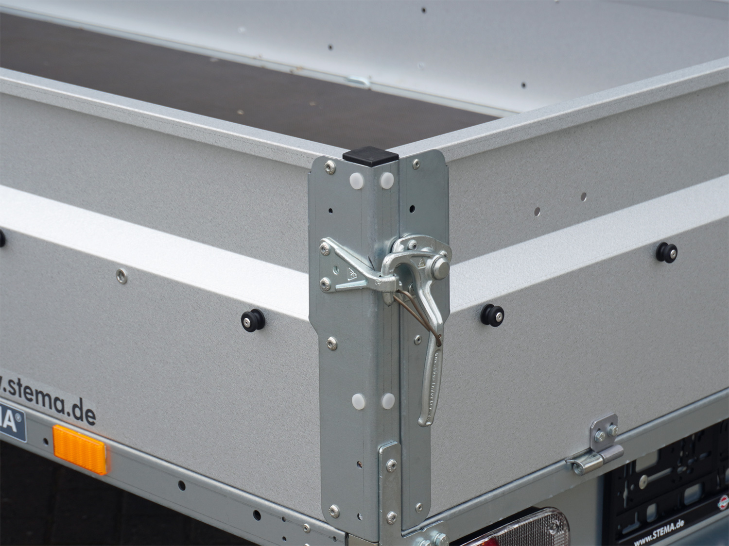 st24111002_stema_stl_1300_o2_13-25-131_coc_6