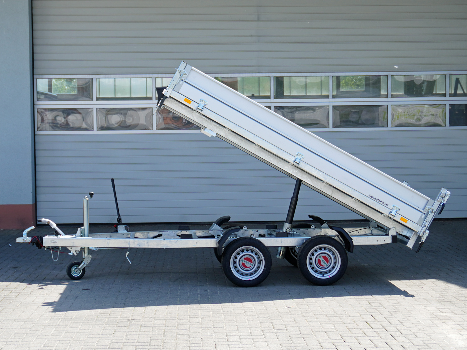 st25810010_stema_rke_o2_27-27-152_2