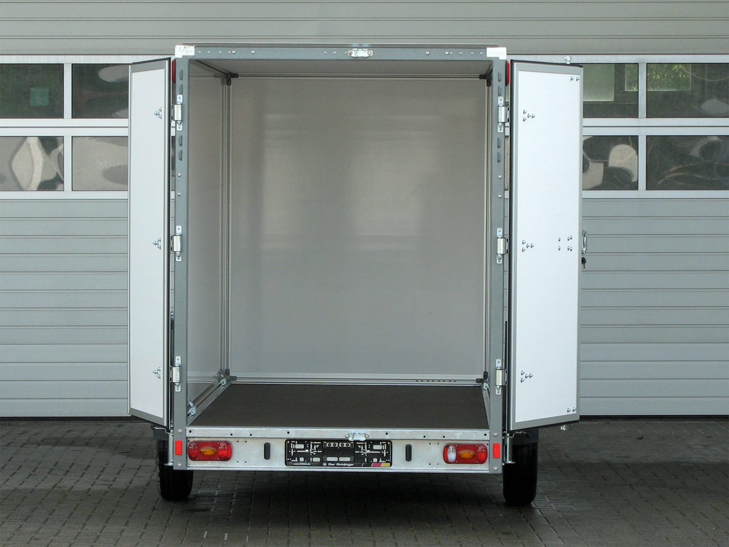 st26133062_stema_p-box_stpk_o2_18-30-181p152_6