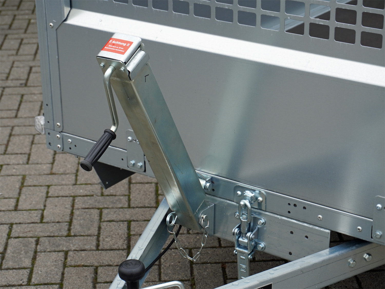 st24218002_stema_stp_o1_75-25-131_rex_25_8