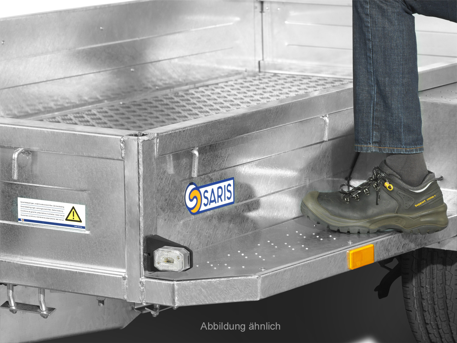 sa2500000651_forceone_traenenblech_boden_4x_traenenblech_schritt_1