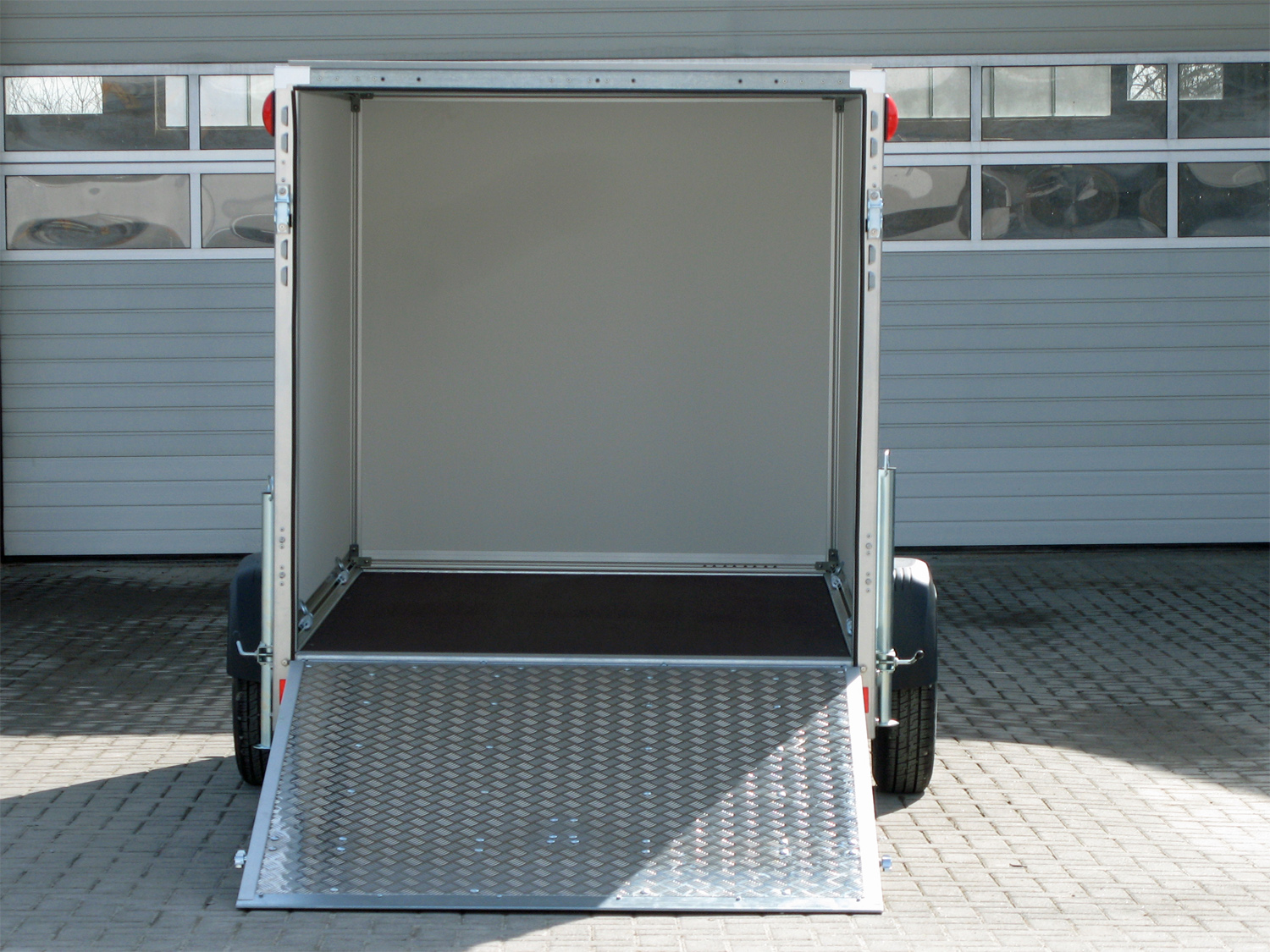 st26120064_stema_p-box_stpk_o2_15-25-181p152_5