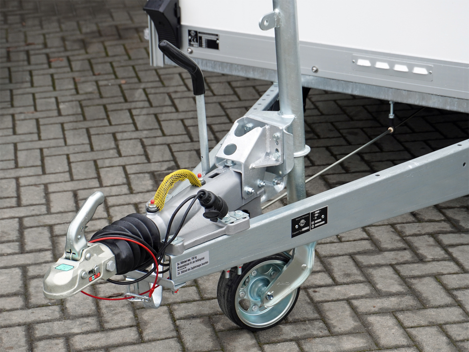 st26163062_stema_p-box_stpk_o2_35-46-182p202_8