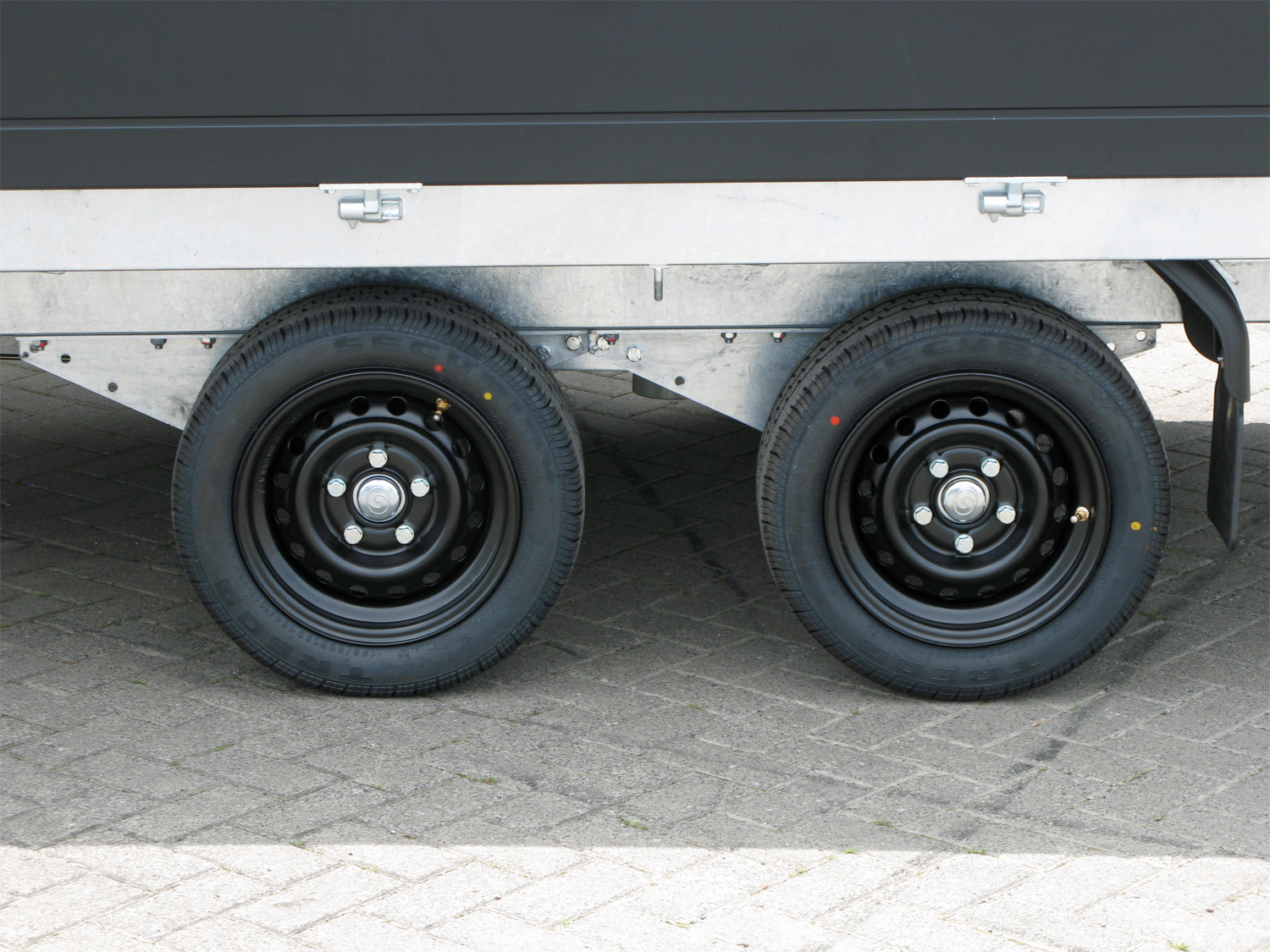 sak1-306-184-2700-2-e35-be_saris_k1_306_184_2700_2_e35_5