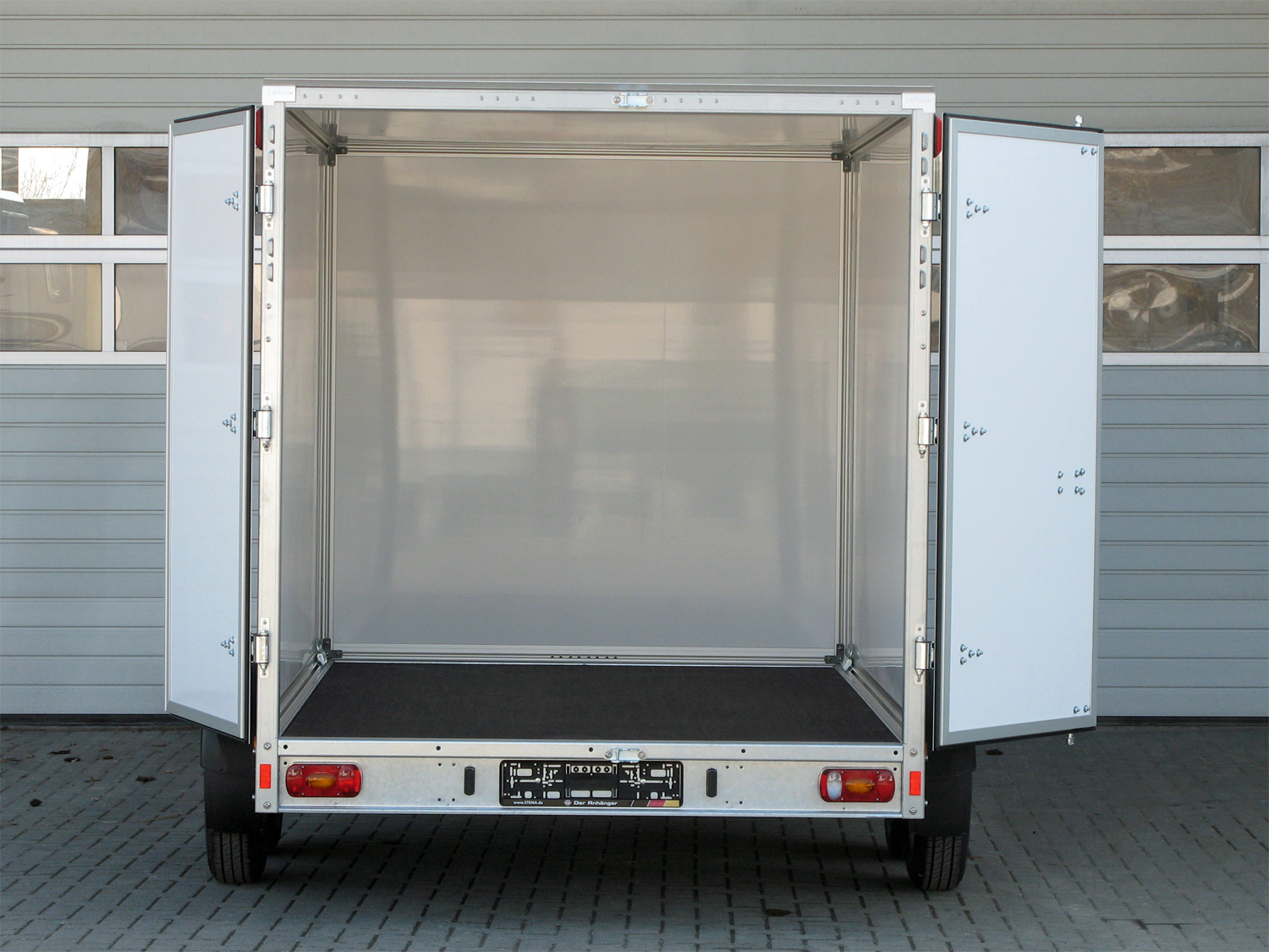 st26163062_stema_p-box_stpk_o2_35-46-182p202_5