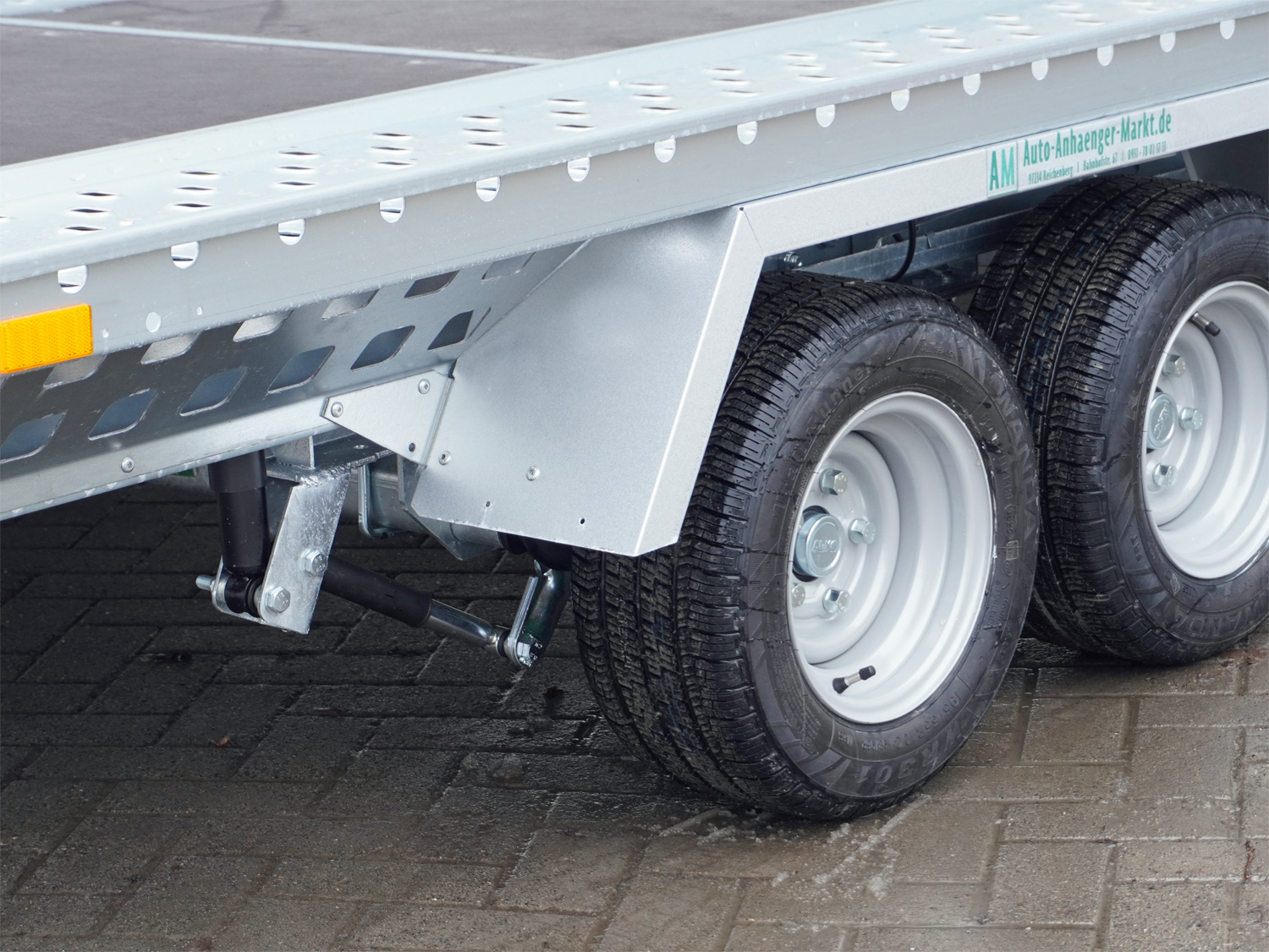 stath31021101_stema_ath_27-40-212_atour_2_8