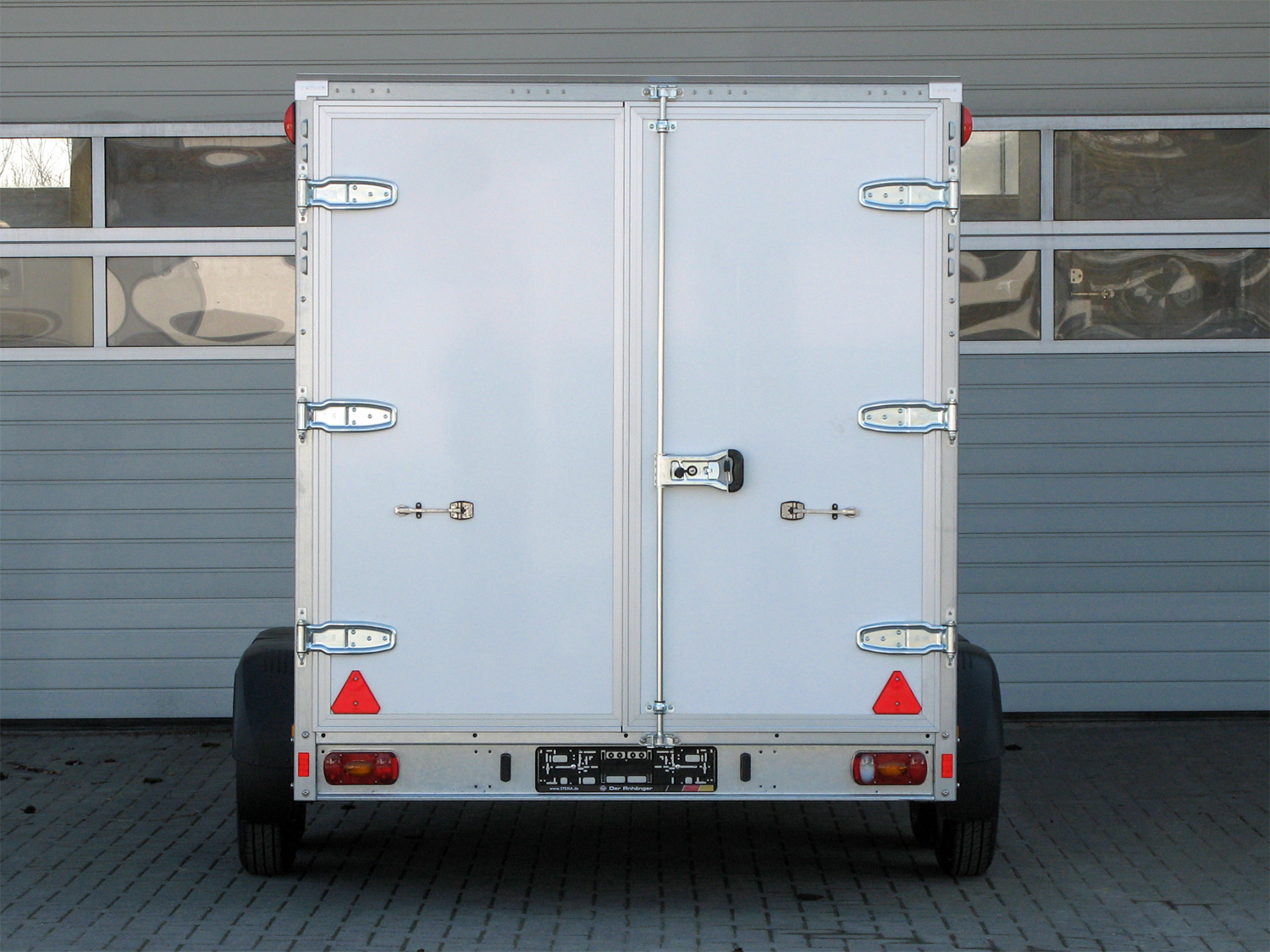 st26148062_stema_p-box_stpk_o2_27-32-182p202_4