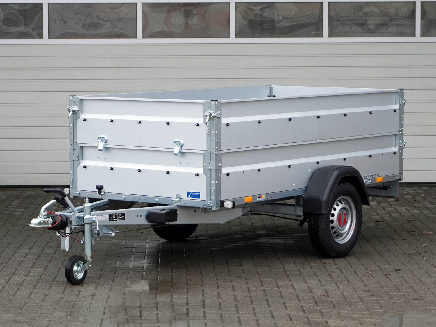 st24111002-bw_stema_stl_1300_o2_13-25-131_coc_1