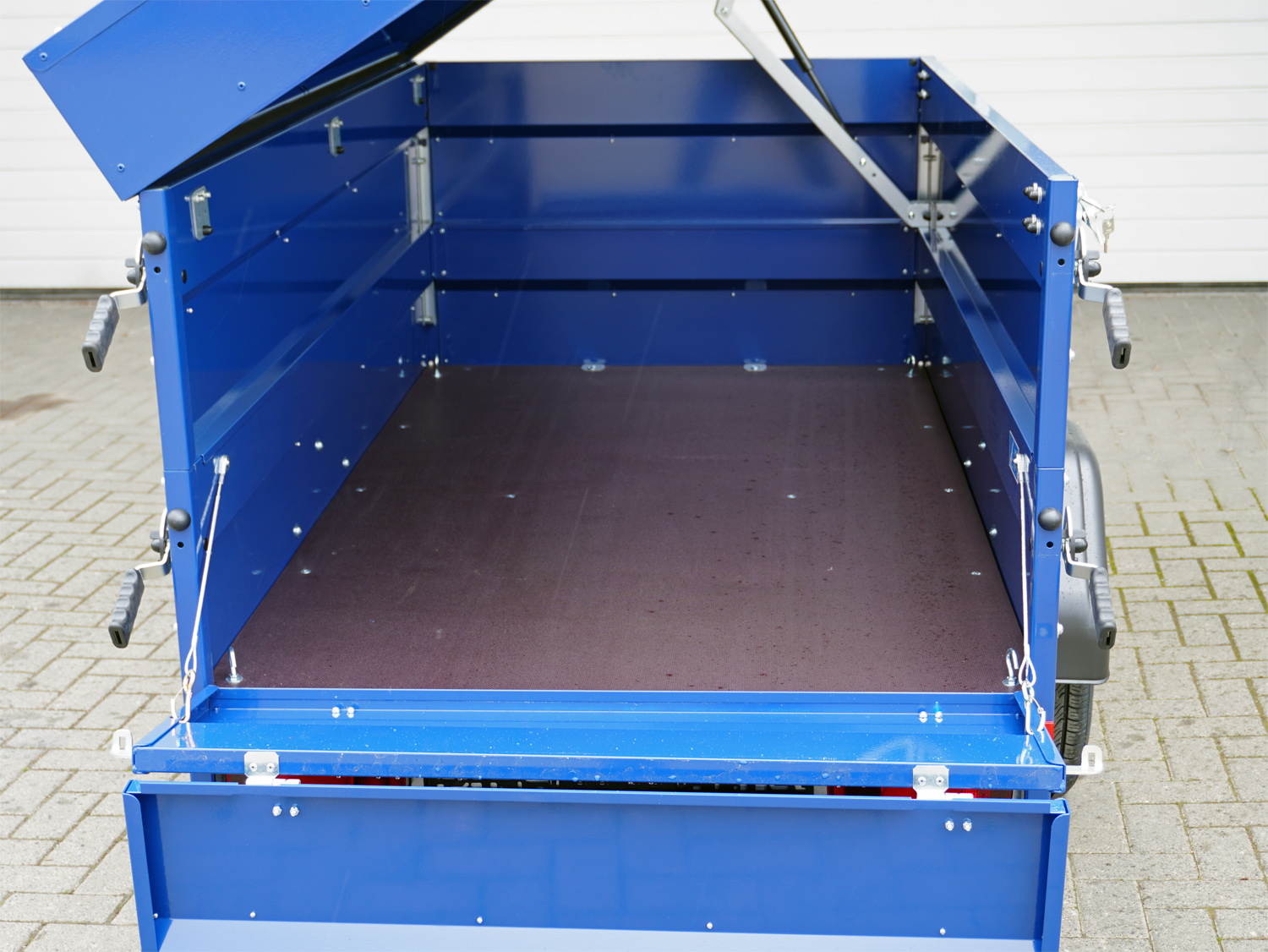 st23617002_stema_blue_man_750_7