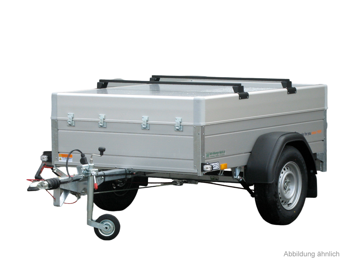 sa7020218301_deckel_zur_li_seite_oeffnend_mit_1_halter_und_2_dachtraeger_verbaut_1