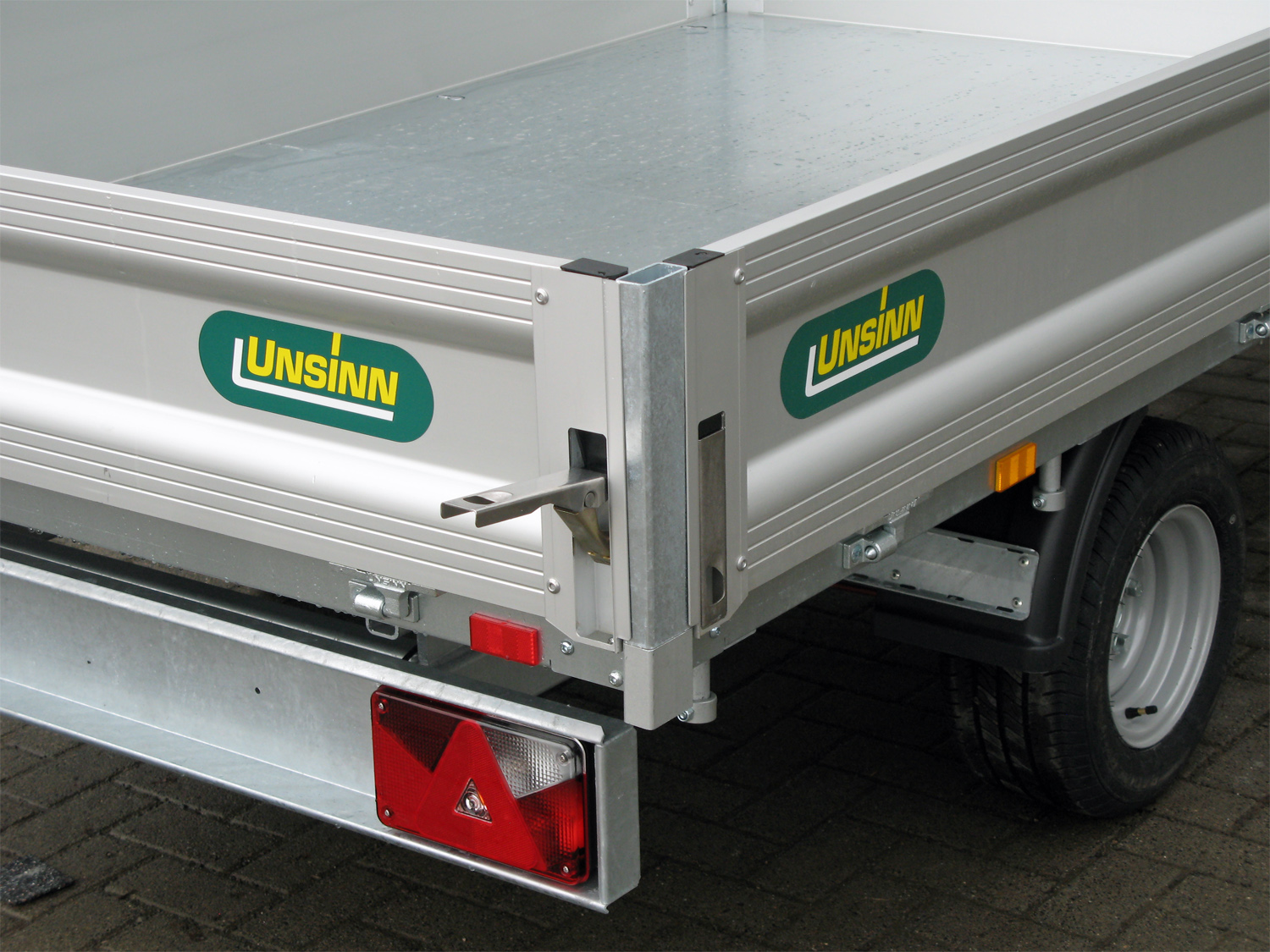 un524408-al_unsinn_web_30_hk_2315-13-10_13