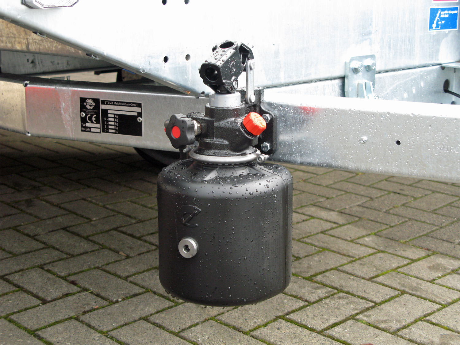 st25806010_stema_rke_o2_13-27-151_9