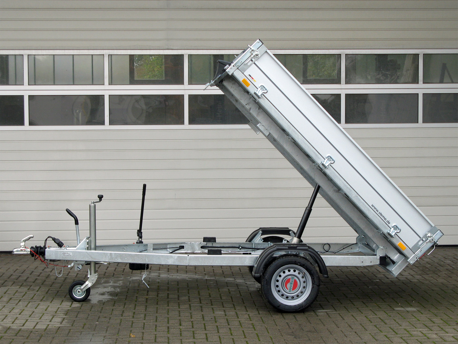 st25806010_stema_rke_o2_13-27-151_2