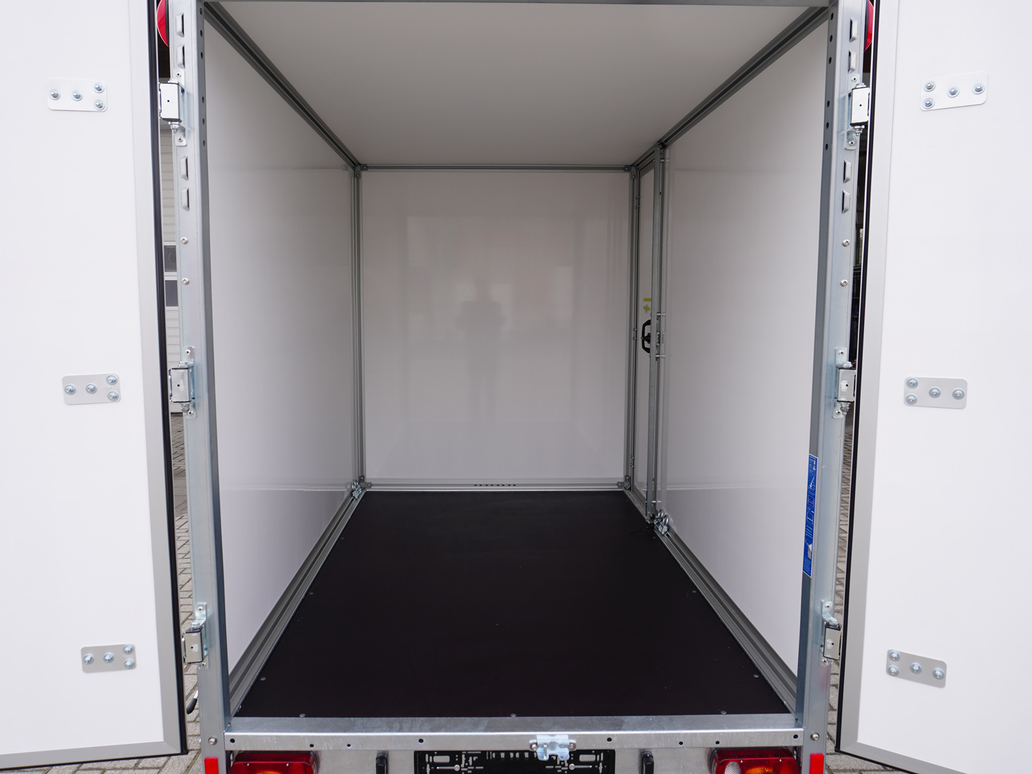 st26148062-t_stema_p-box_stpk_o2_27-32-182p202_5