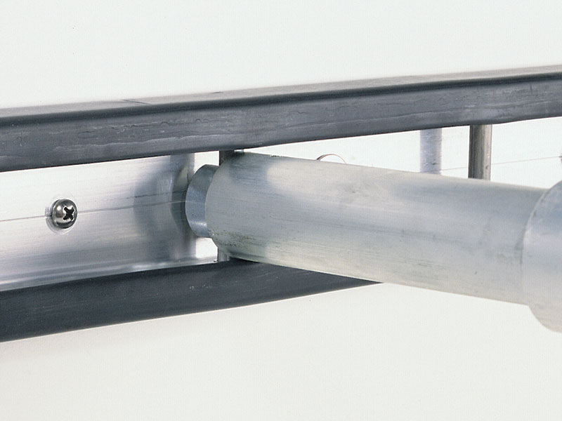 hu74000197_staebchenzurrschiene_fuer_sandwich_je_lfd_meter_1