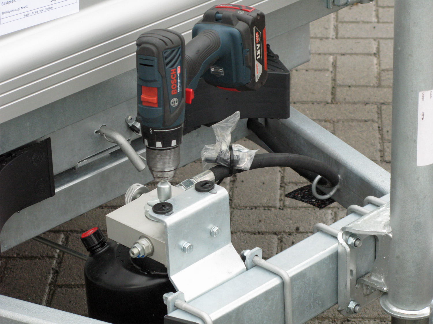 un524408-al_unsinn_web_30_hk_2315-13-10_10