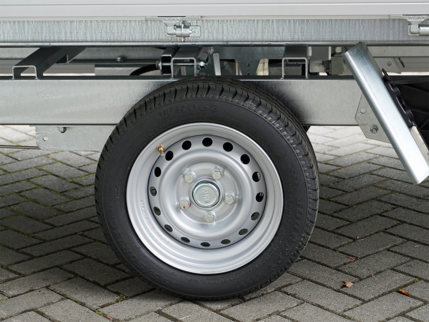 un14040_unsinn_udk_2715-18-13_11