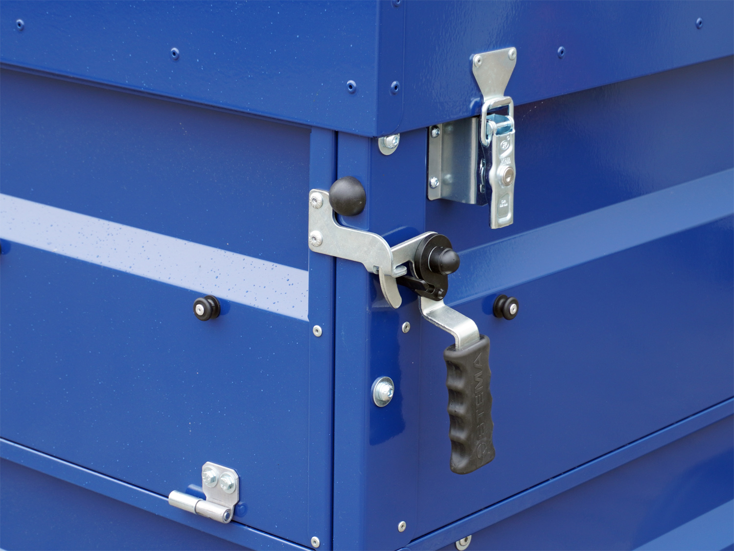 st23630001_stema_blue_man_850_10