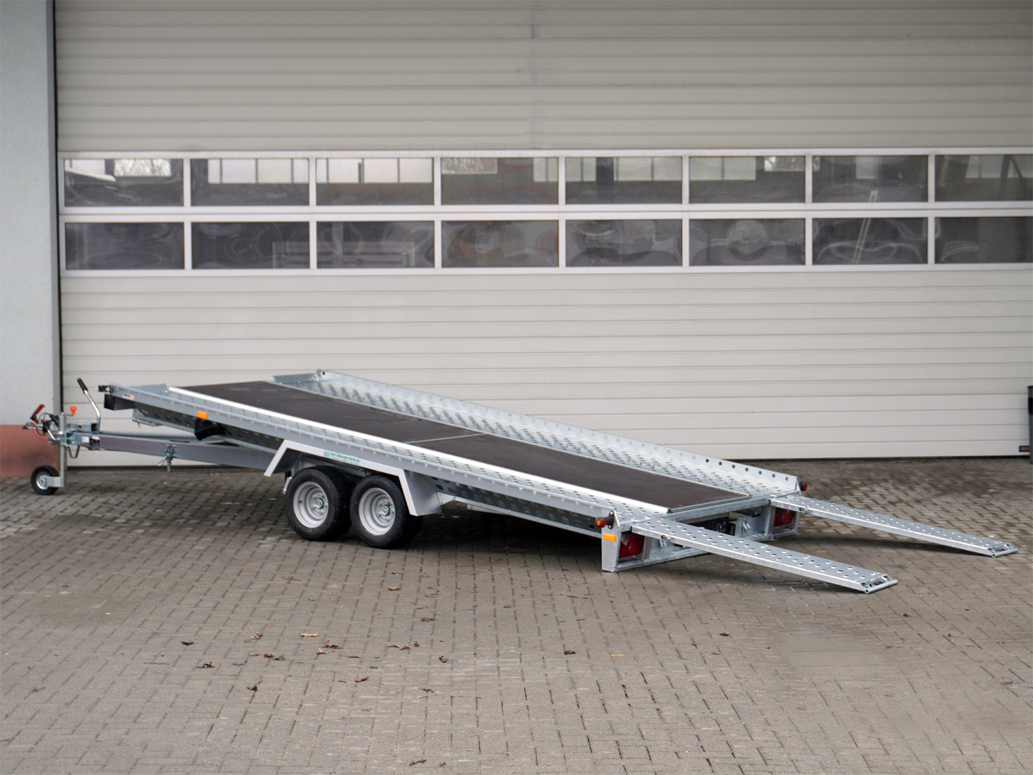 stath31021101_stema_ath_27-40-212_atour_2_2